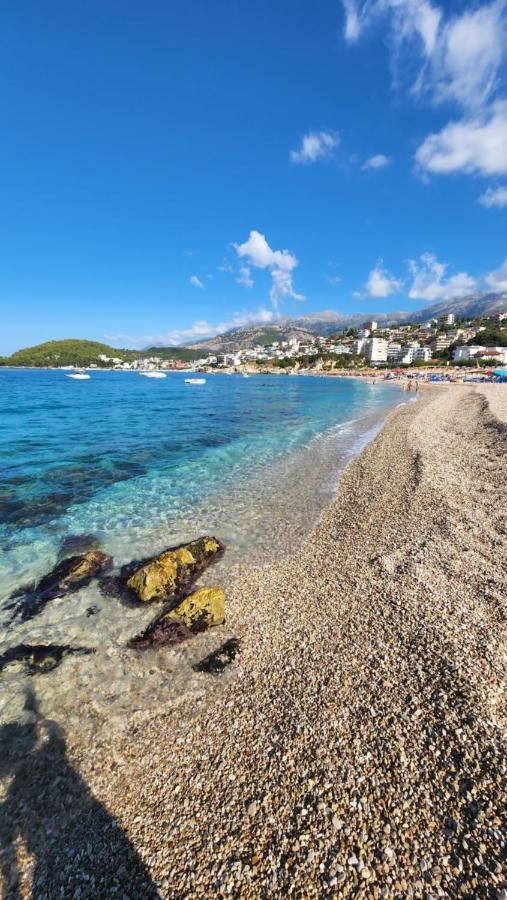 Amar * Himara